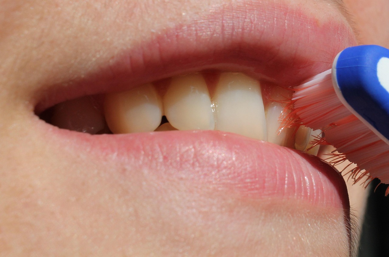 The 10 Best Electric Toothbrushes in 2025: Simple and Effective Options for a Cleaner Smile